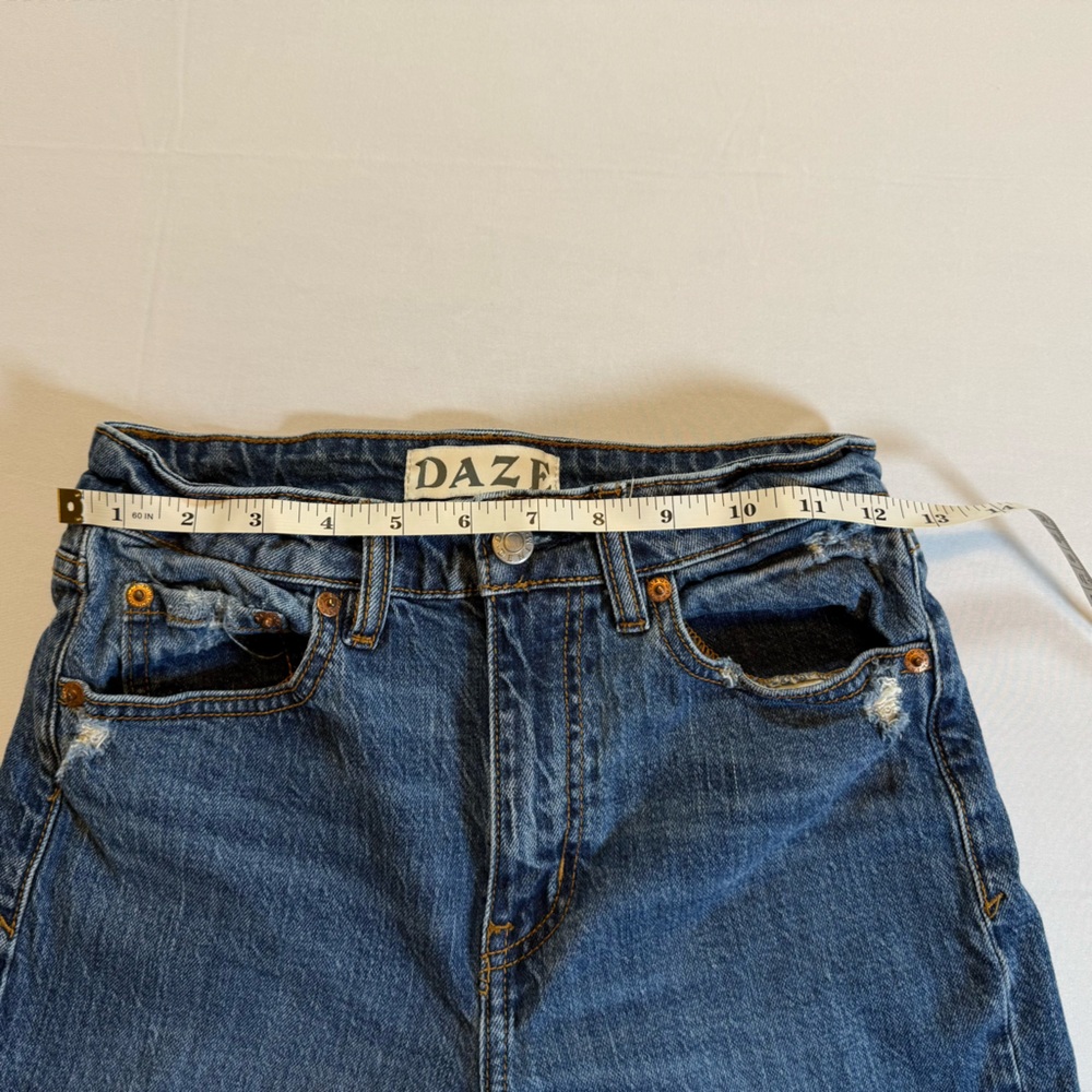 Daze Distressed Straight Leg Jeans Size 24 High Rise - Picture 6 of 7